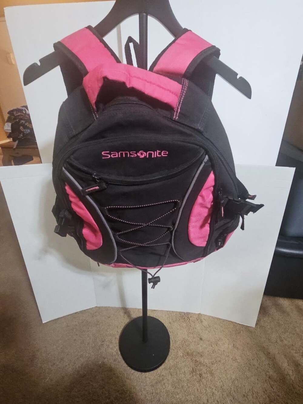 Samsonite Black and Pink Bungee Backpack